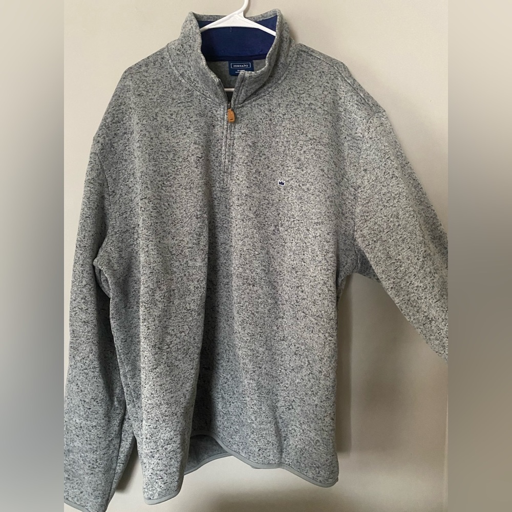 Crown & Ivy pullover